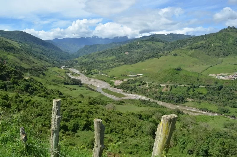 Carretera que une Arauca con los Santanderes